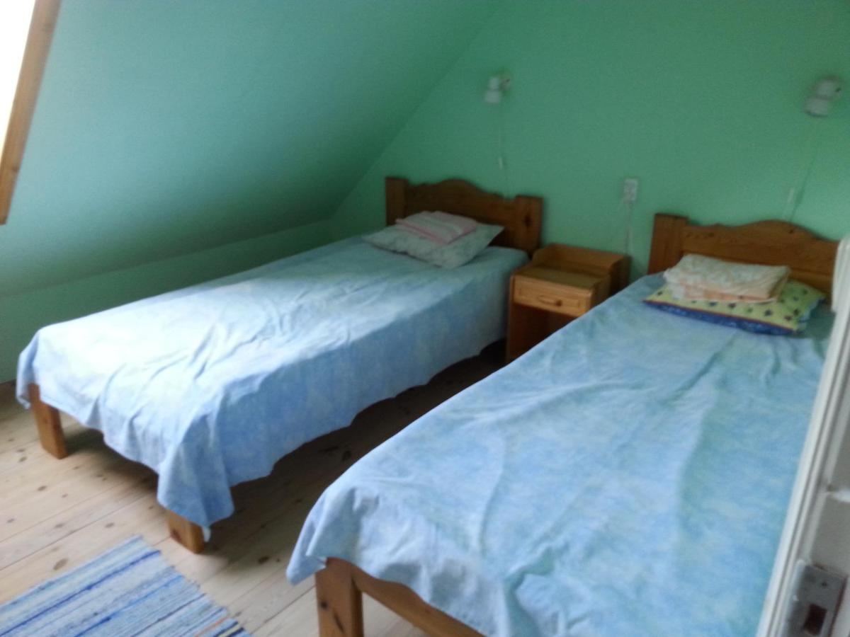 Kuus Tuba Hostel Leisi Luaran gambar