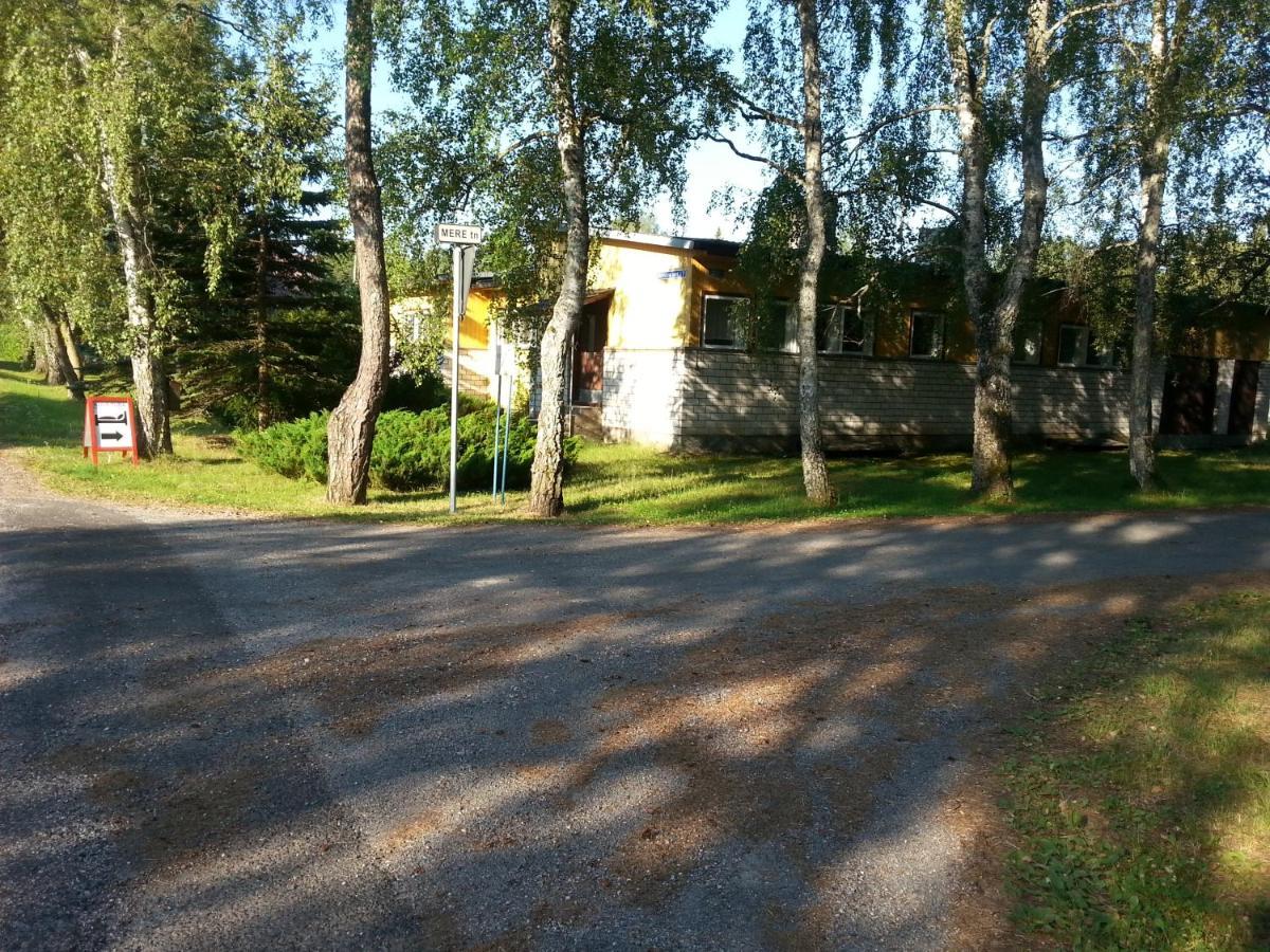 Kuus Tuba Hostel Leisi Luaran gambar